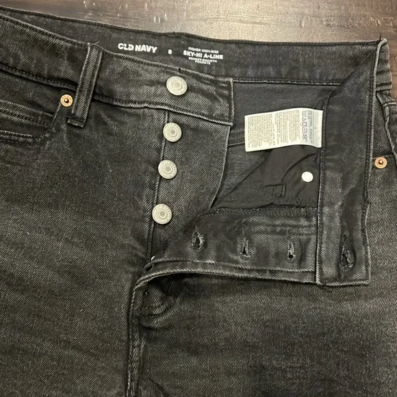 Old Navy Ski Hi A-Line Shorts - Picture 3 of 4